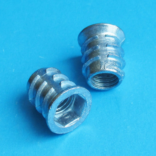 Футорка металлическая D10, М8 Х 18