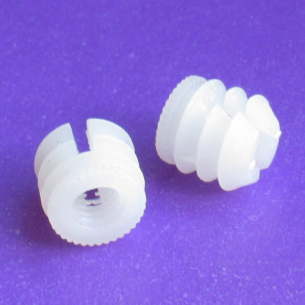Футорка пластиковая D10, М6 Х 11